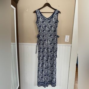 Max Studio woman’s romper blue floral size small